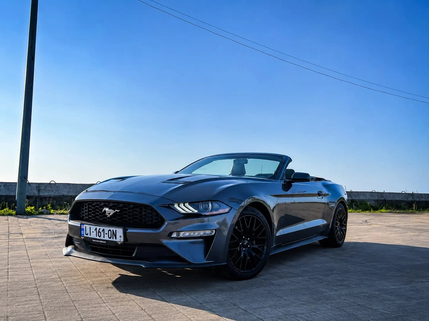Rent FORD MUSTANG