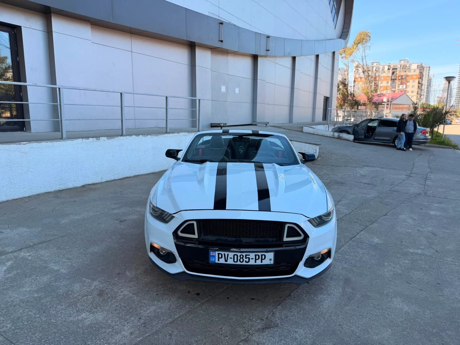 Rent FORD MUSTANG