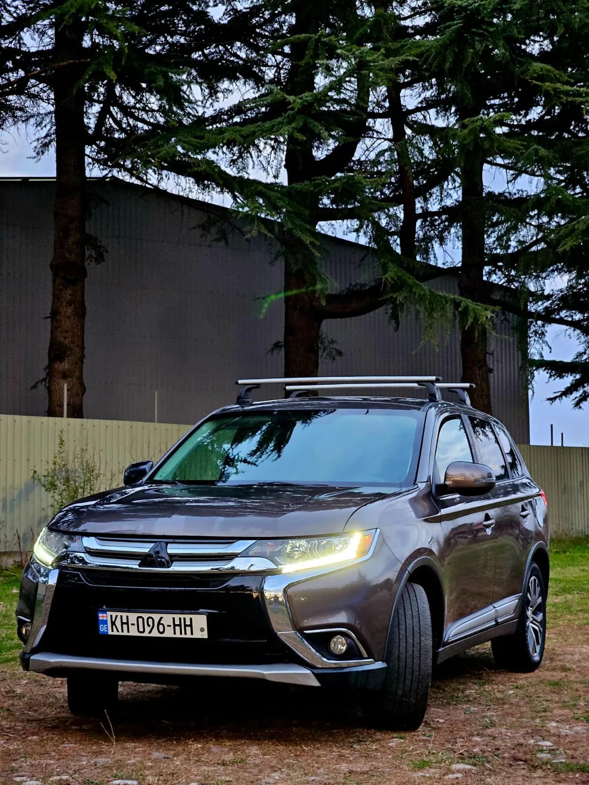 Rent MITSUBISHI OUTLANDER