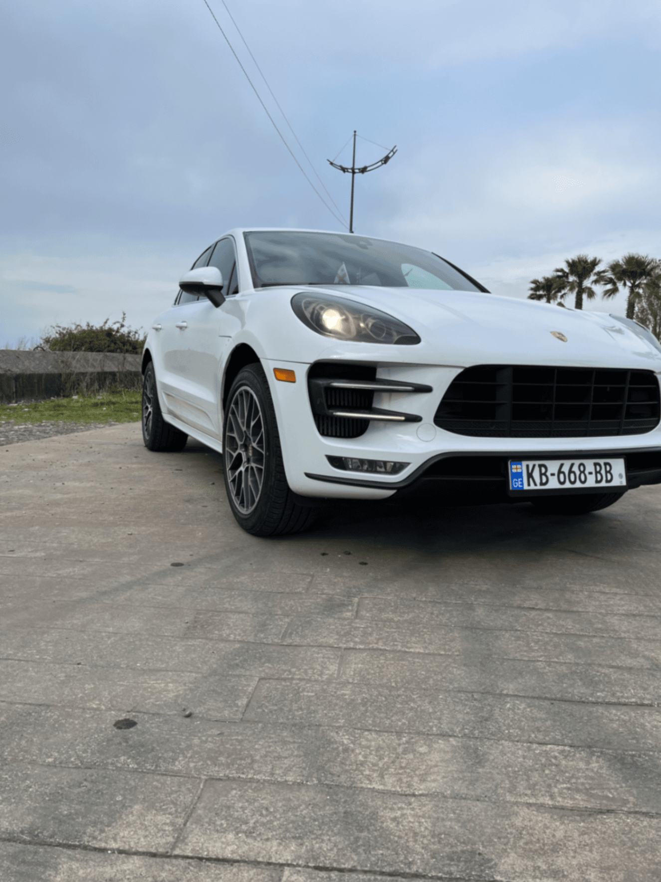 Rent PORSCHE MACAN