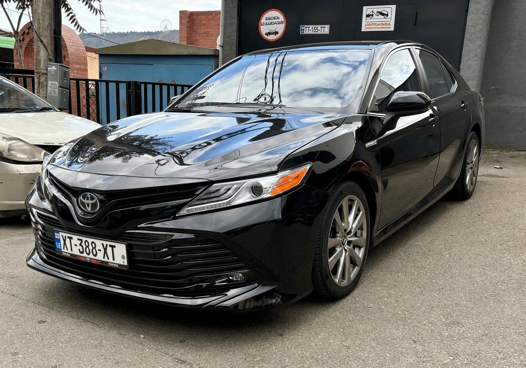 Rent TOYOTA CAMRY