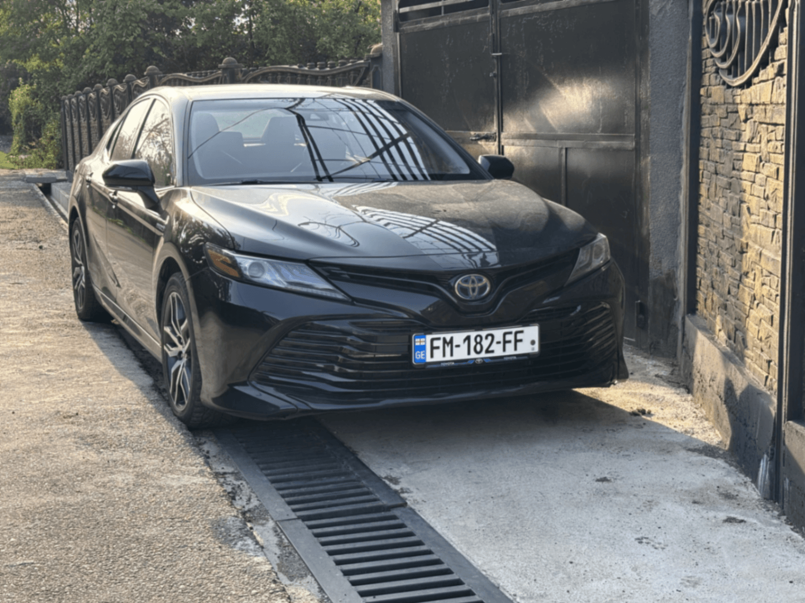 Rent TOYOTA CAMRY