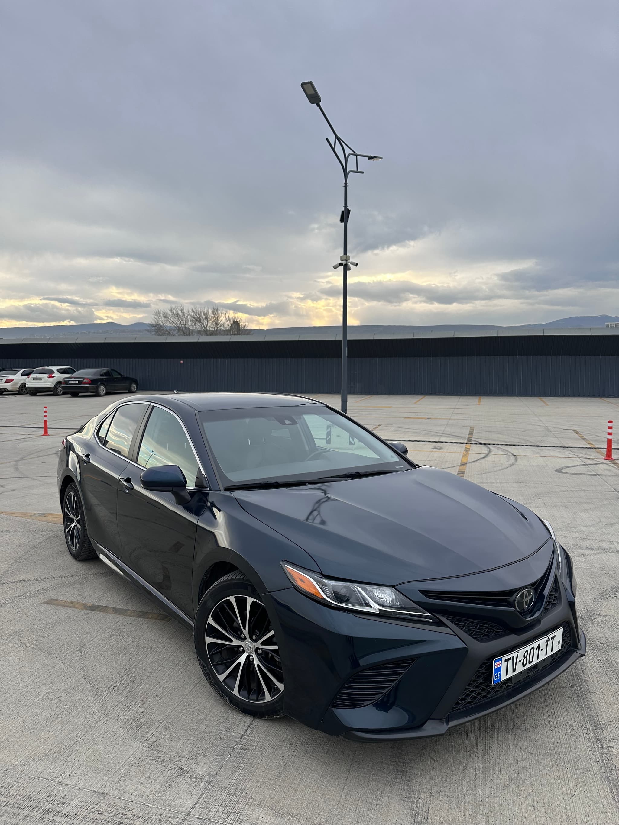 Rent TOYOTA CAMRY