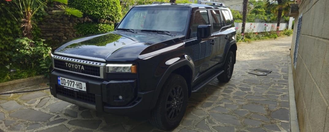 Rent TOYOTA LAND CRUISER PRADO