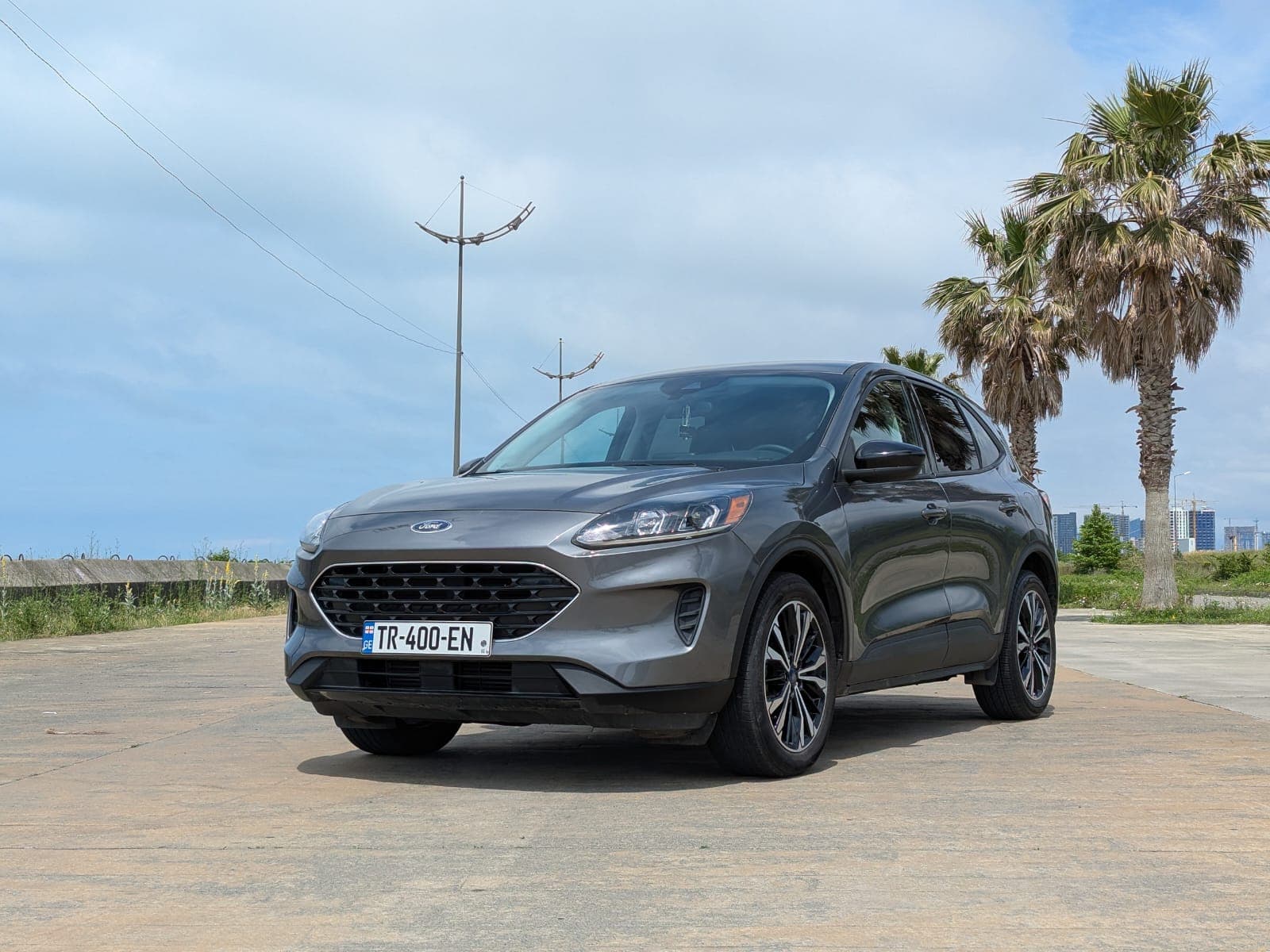 استأجر FORD ESCAPE